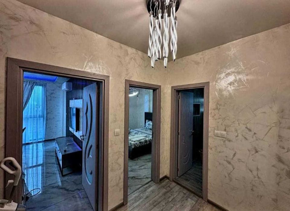 Продава се Двустаен апартамент в Пловдив, Център - 67 кв.м за 2000 €/кв.м - Снимка #3