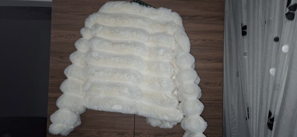 Blanita eleganta alba