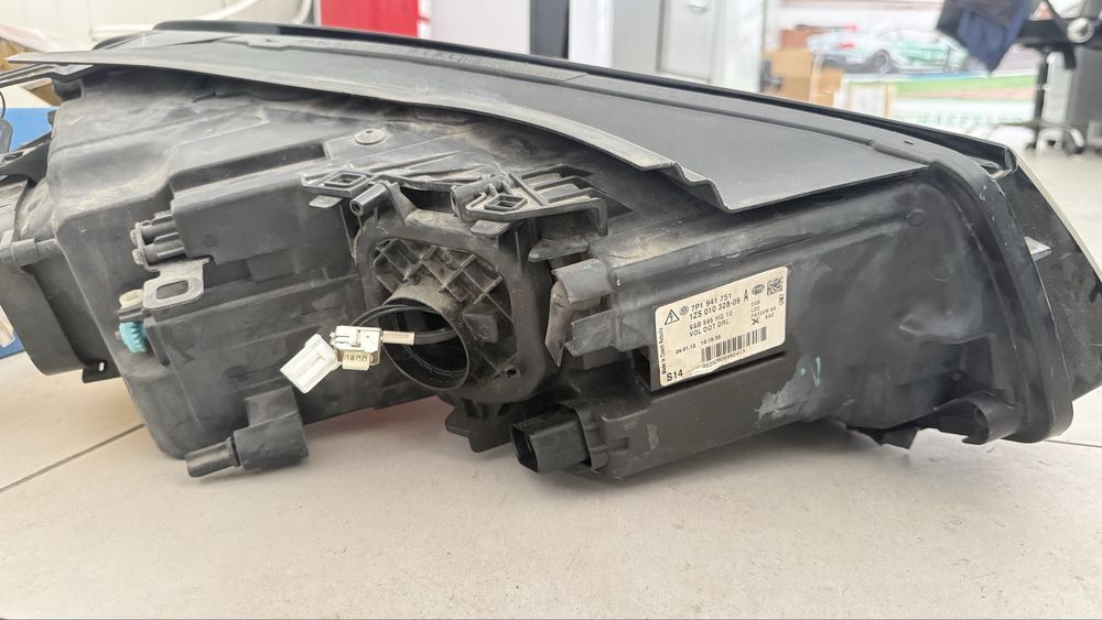 Ляв Фар за VW Touareg 10-15г.Ксенон