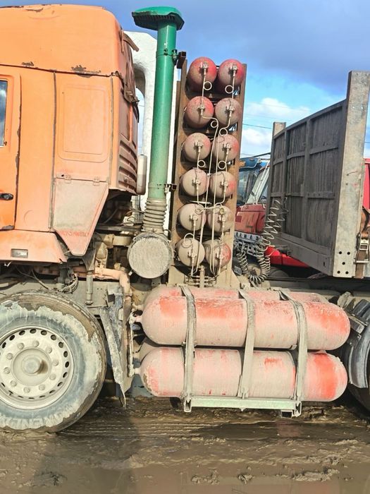 Евро Камаз 6460 (метанда) сотилади. Полуприцеп МАЗ 13.60