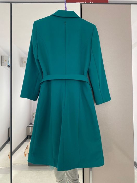 Официална рокля.