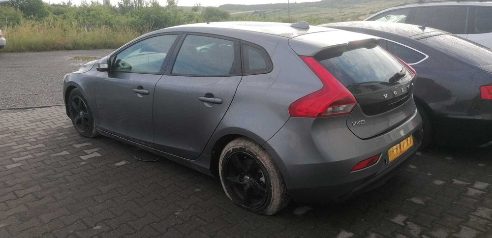 Dezmembrez Volvo V40 1.6D 2015