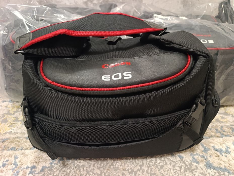 Сумка eos Canon.