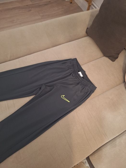 Nike pantaloni trening băieți 158-170 cm