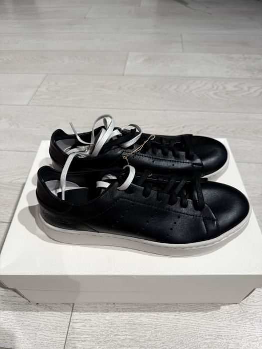 Adidas y 3 stan smith