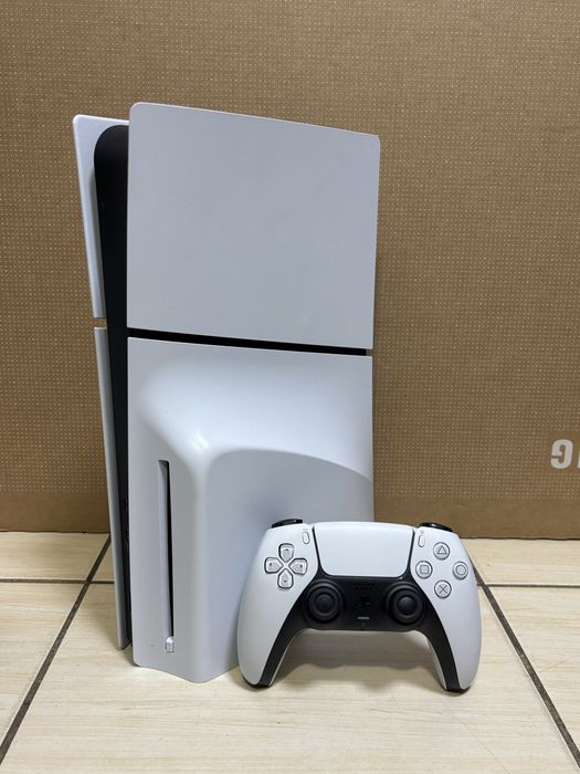 MDM vinde: Consola PS5 Slim, Disc Edition, 1TB, White.
