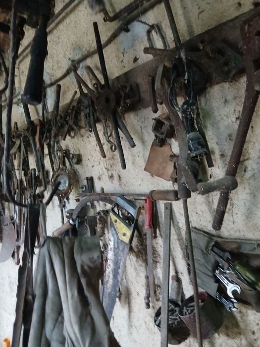 Продавам инструменти