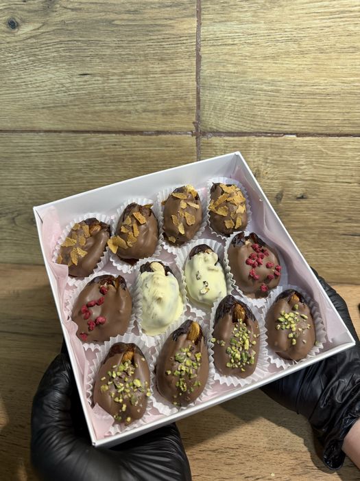 Финики в шоколаде