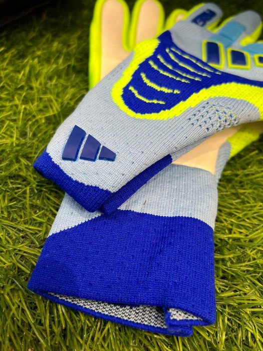 Вратарские перчатски Adidas Predator