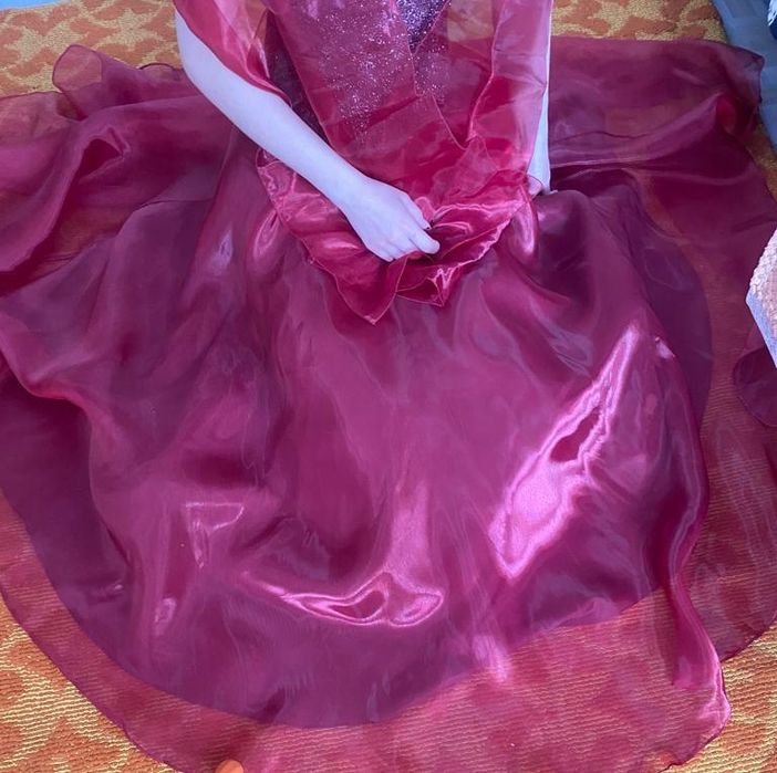 Продам платье бальное