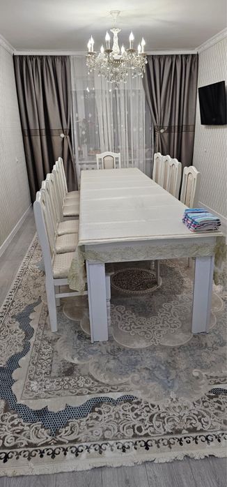 Продаю стол и стулья. Срочно!!!