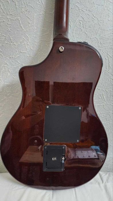 Продам Электрогитару Variax acoustic line 6. Гитара Джеймса Уэтфилда.