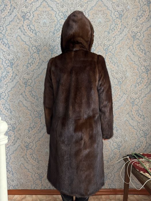 Продаю норковую шубу