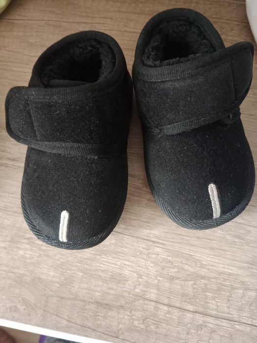 Продаю детскую обувь