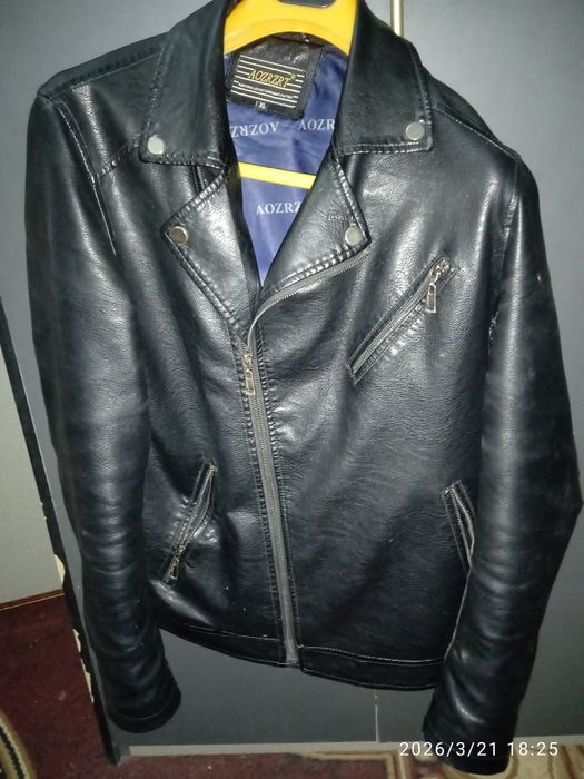 Қуртка сатилади.