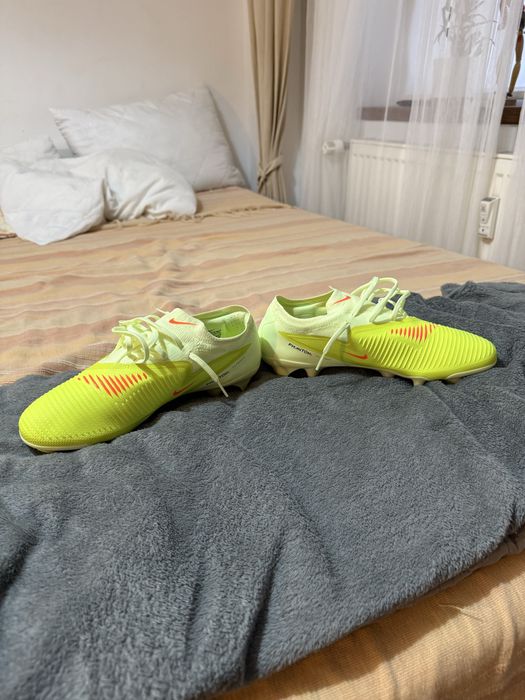 ghete fotbal nike phantom 6 low pro