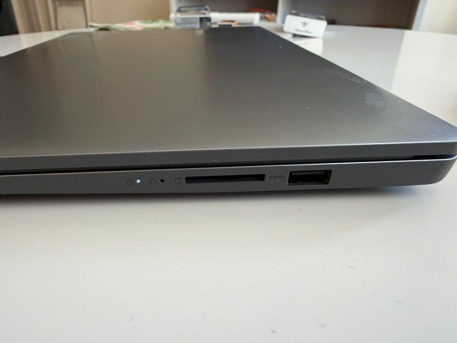 Lenovo ideaPad Slim 3