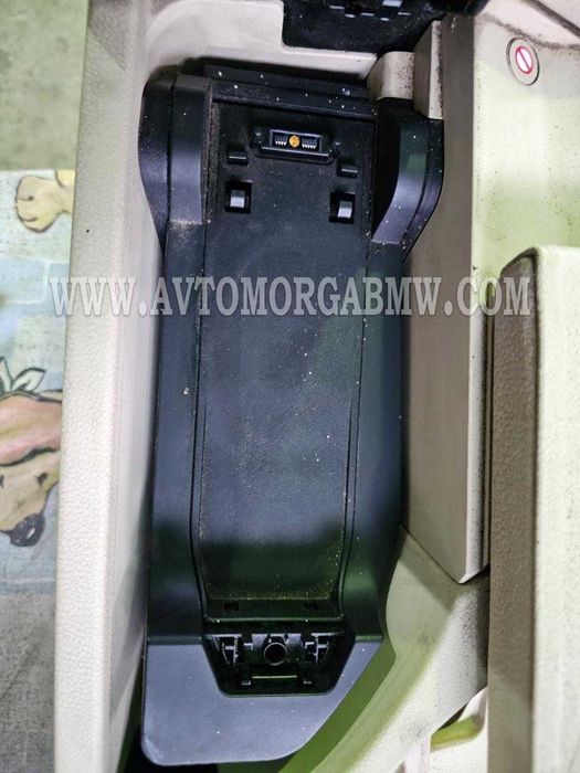 Bmw E60 E61 Подлакътник барче бмв Е60 е61 5 серия бежов цвят