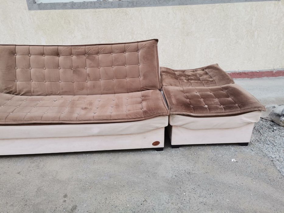 Раскладной диван,хорошее состояние