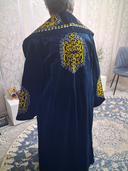 Продам ЧАПАН красивый  велюровый
