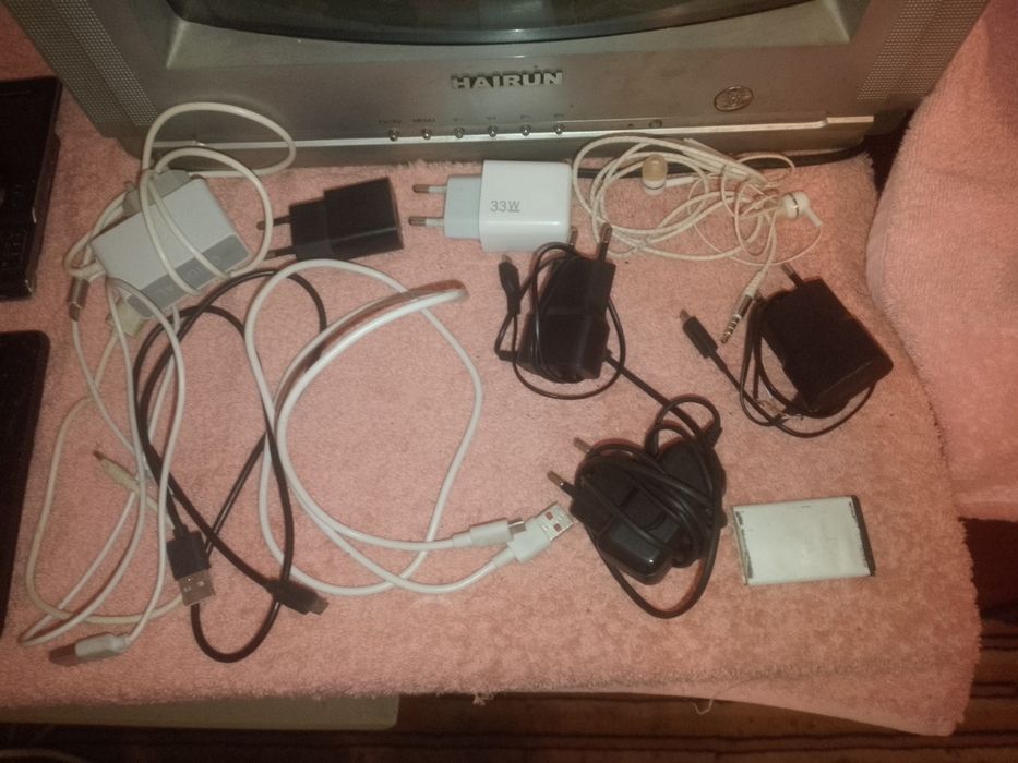 Продам телефон на запчасти