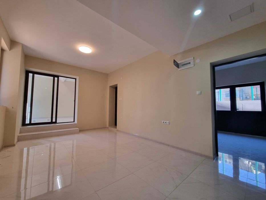 Дава се под наем Офис в Горна Оряховица - 226 кв.м за 178.5 € - Снимка #4