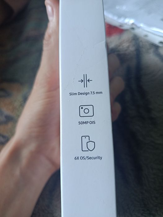 Продаю телефон Samsung