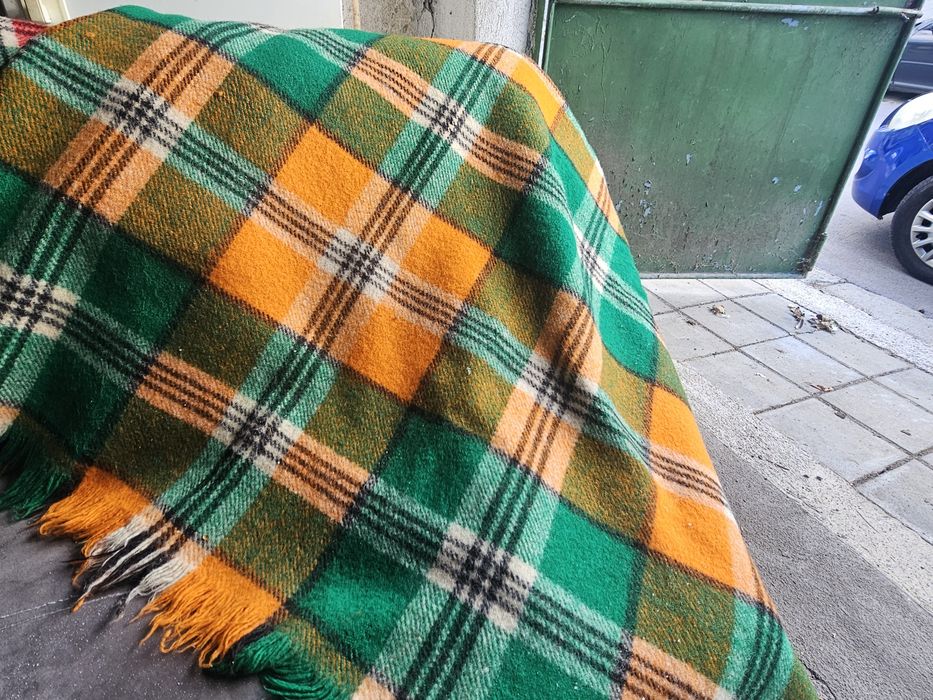 Ръчно тъкани пътеки и родопски одеяла