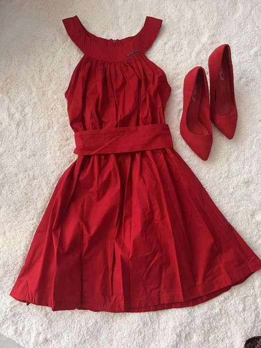 Стилетто в червено