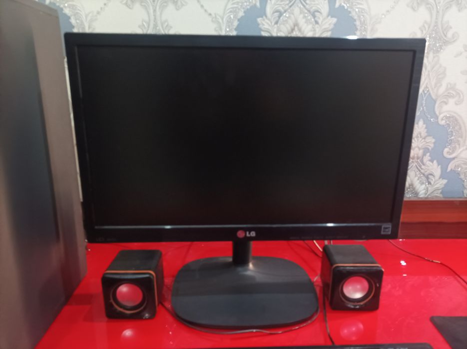 Kompyuter kamplekt sotiladi