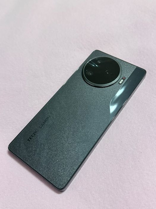 Продам TECNO CAMON 30 Pro 5G — 512 ГБ / 12+12 ГБ RAM