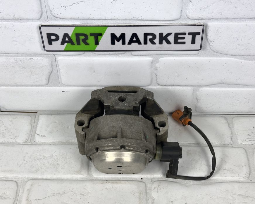 Тампон двигател AUDI A6 A7 4G 4G0199381FE