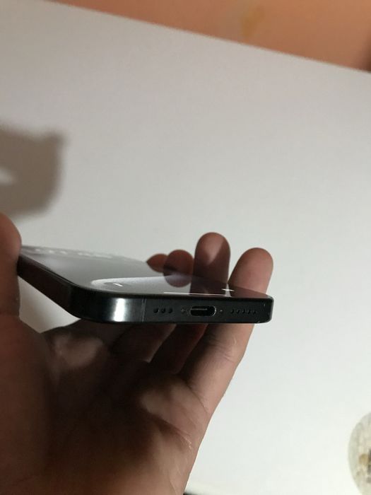 Продам самый живой Iphone 15 pro Black