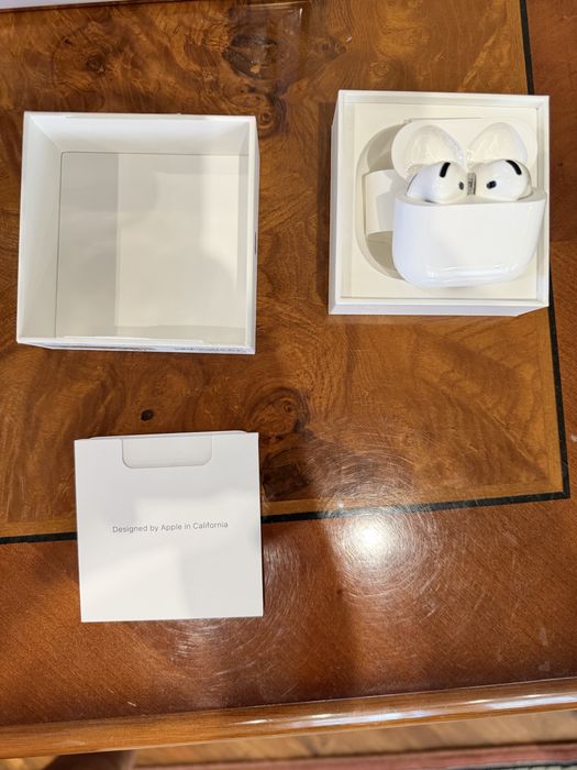 Airpods 4 оригинал
