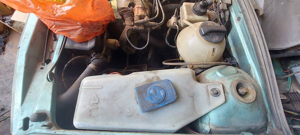 Продавам на части  Volkswagen Polo -1991 г.