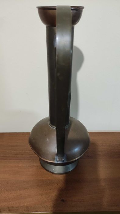 Голяма стара ваза/кана с извита дръжка