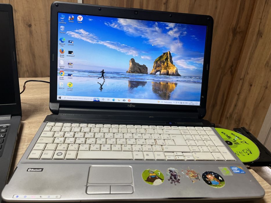 Продам Ноутбук марка Fujitsu, Core I 3,Windows 10,