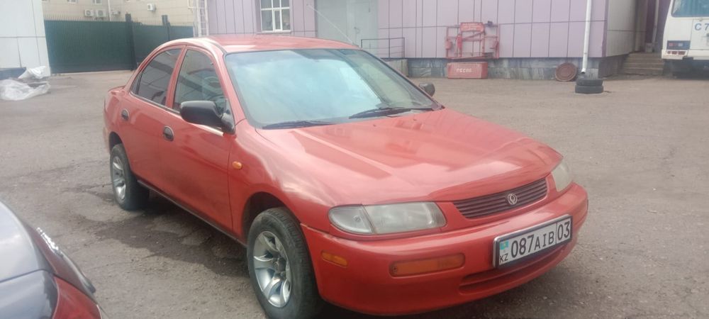Mazda Lantis (323)