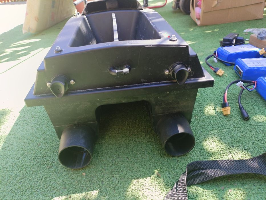 Лодка за захранка v030 с гпс и сонар LUCKY ff918 cwl