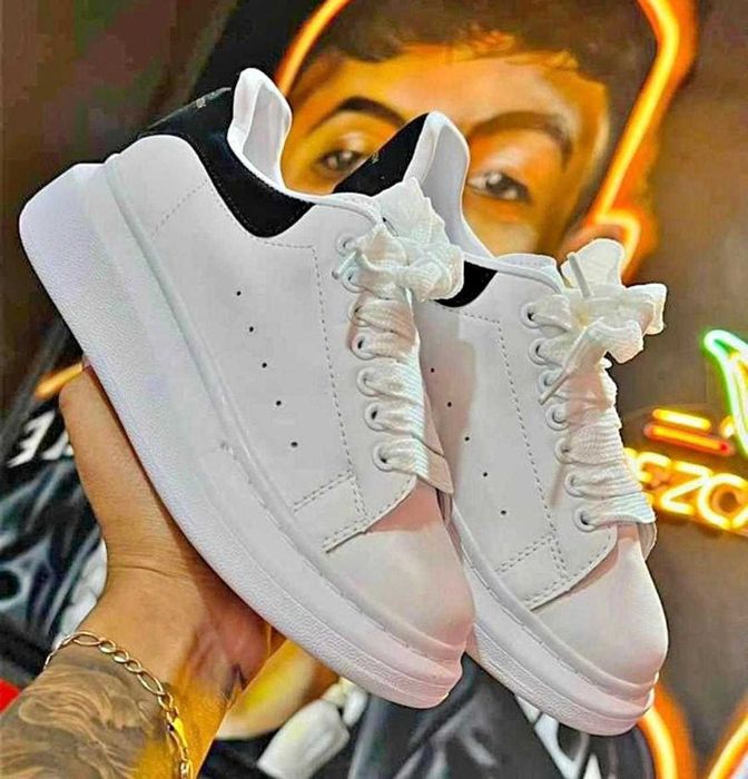 McQueen dama si barbati white