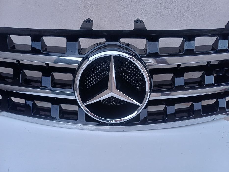 Предна решетка за Mercedes ML W164