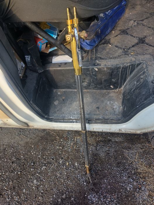 Продавам чисто нов резак един метър дължина