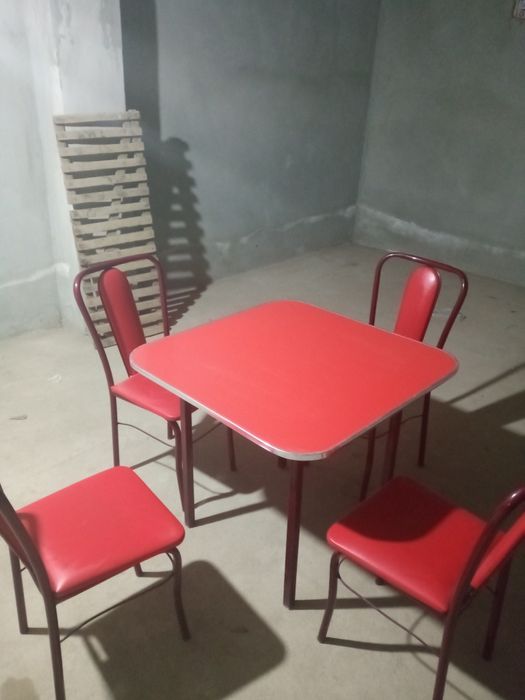 Стол стул сотилади