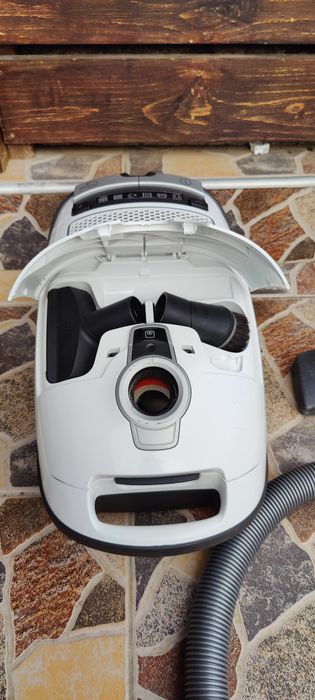 Aspirator Miele S8330 - Hepa 2200W