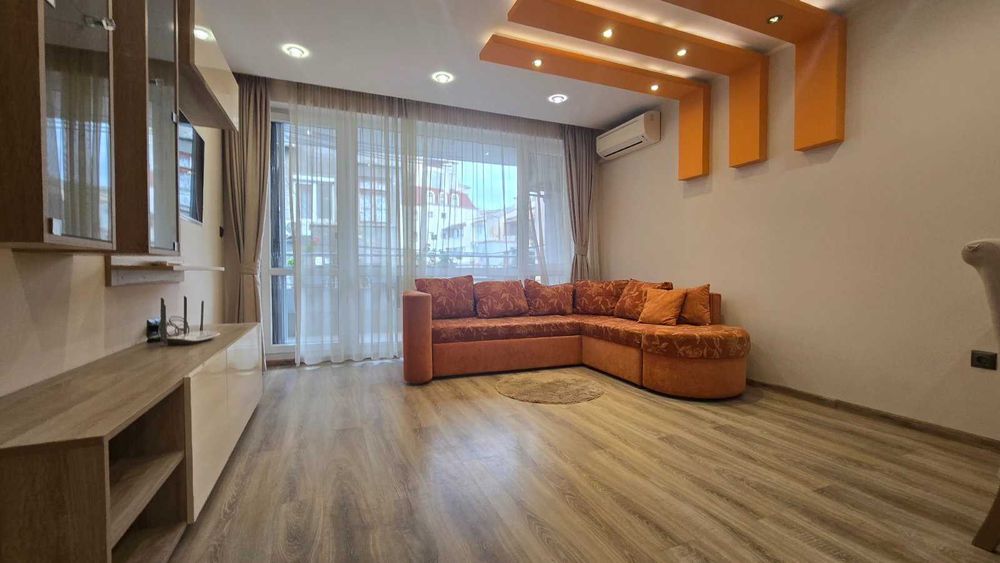 Център двустаен апартамент обзаведен