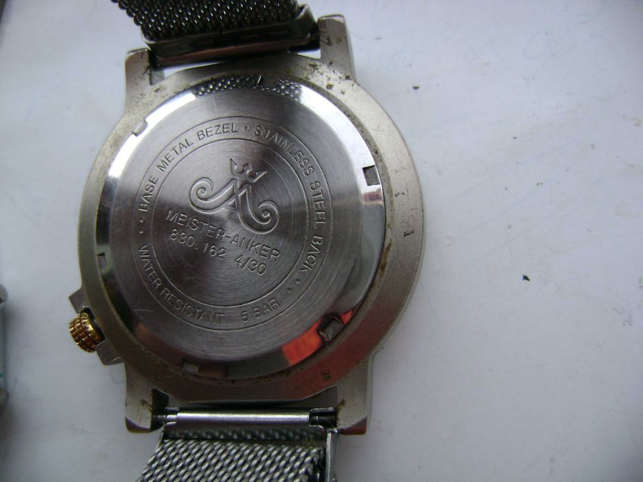 Продавам 5 броя кварцови часовника Levis,Master Anker,Sekonda,Swatch