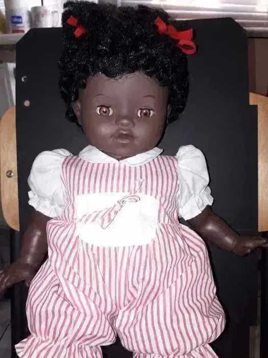 Papusa Negresa dimensiuni mari pentru colectionari