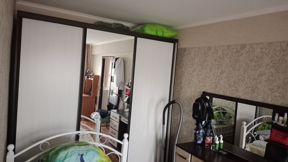 Продам двухкомнатную меновное