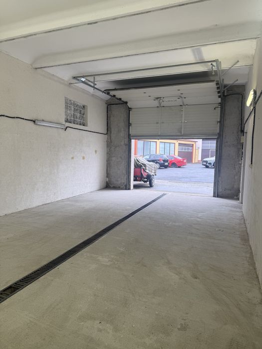Inchiriez Spatiu Comercial/Garaj/Depozit 70 MP Codlea,Central