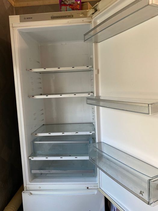 Холодильник двухкамерный «BOSCH»